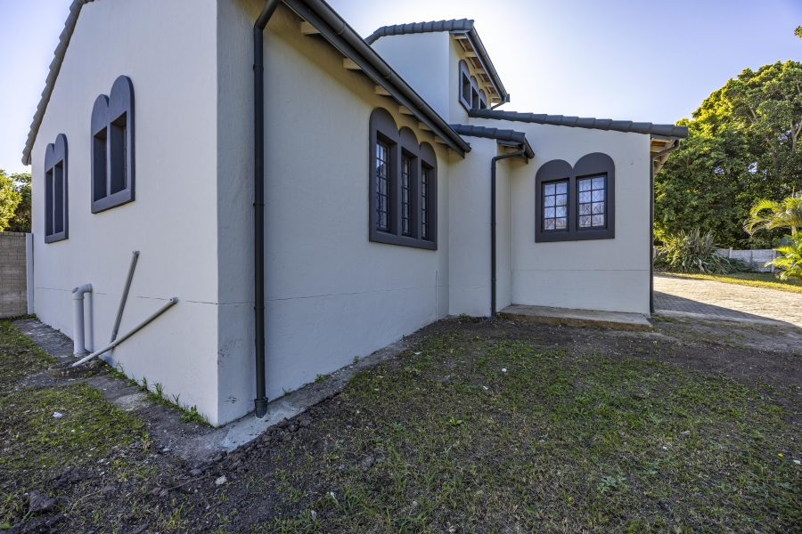 To Let 3 Bedroom Property for Rent in Beacon Bay Eastern Cape